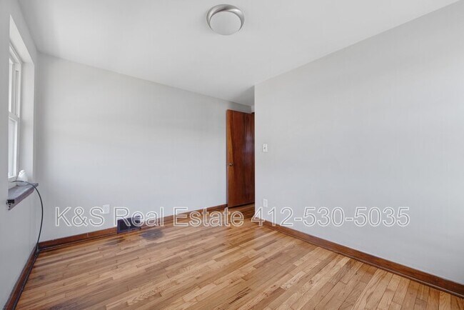 Building Photo - 1437 Lincoln Way