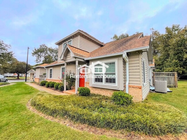 Building Photo - 1305 Quail C