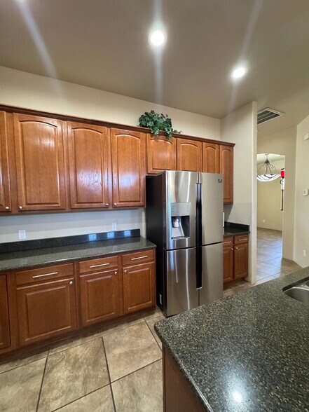 Building Photo - 4600 6th St NW