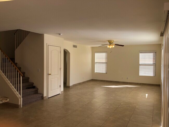 Building Photo - 16082 W Latham St