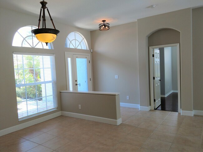 Building Photo - Annual Rental: Luxurious 4 Bedroom 3 bath POOL home in Woodlands of Rivendell! Just Blocks form P...
