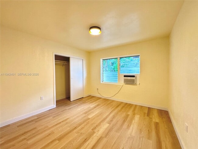 Building Photo - 715 NE 122nd St