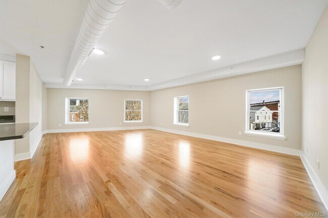 Building Photo - 20 Walker St