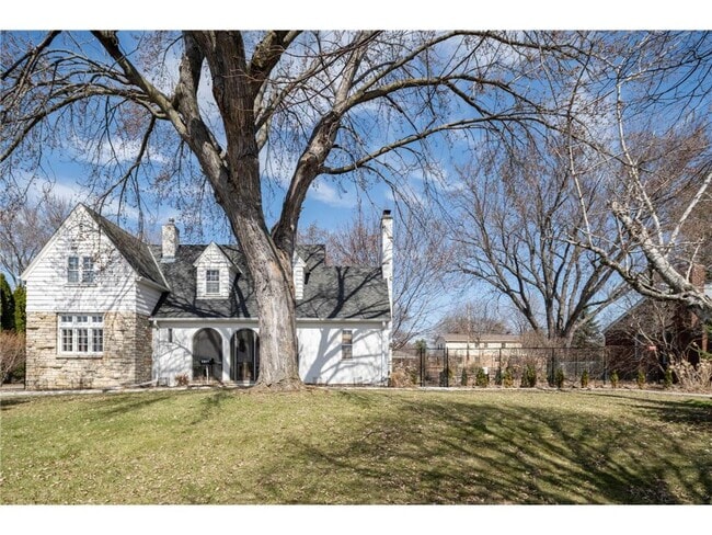 Building Photo - 2721 29th Ave NE