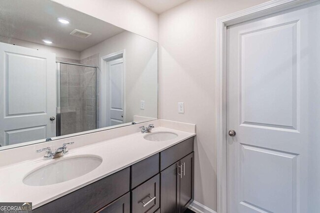 Building Photo - 1452 Villageside Ct