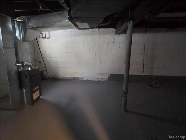 Building Photo - 12920 Payton St