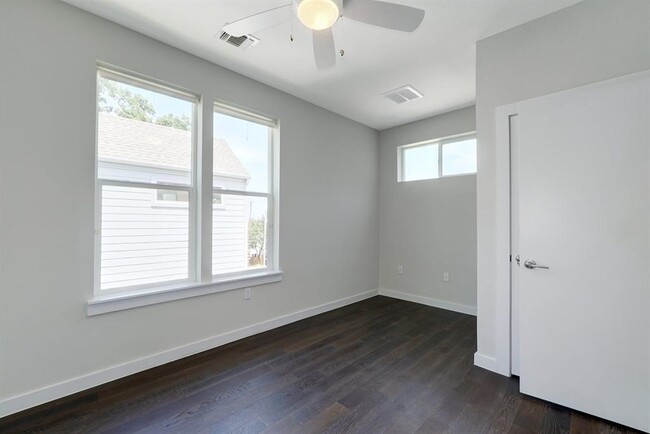 Building Photo - 3108 Aldwyche Dr