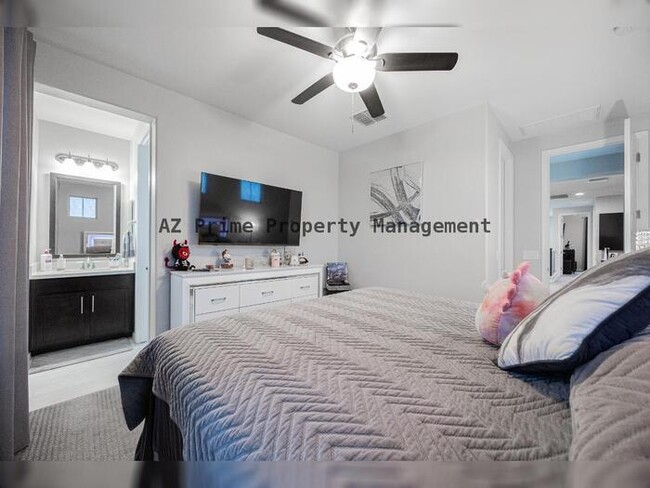 Building Photo - 11777 S 51st Dr