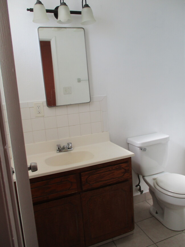 Master Bath - 24823 Eugena Ave