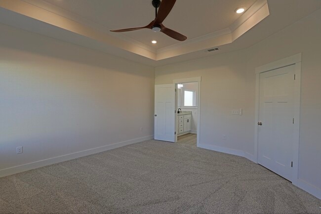 Building Photo - 6248 Jenks Dr