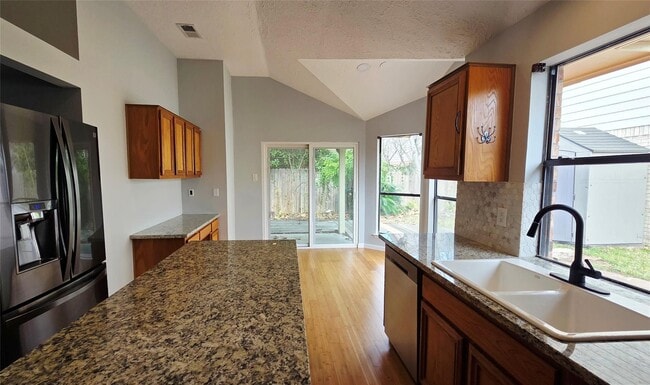 Building Photo - 12710 Meadway Ct