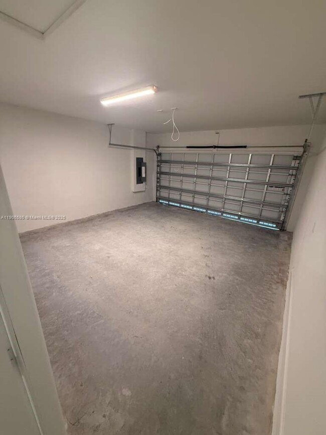 Building Photo - 16202 SW 147th Ave