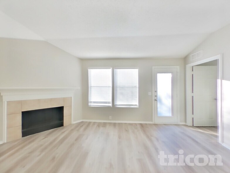 Building Photo - 4512 Merlot Dr