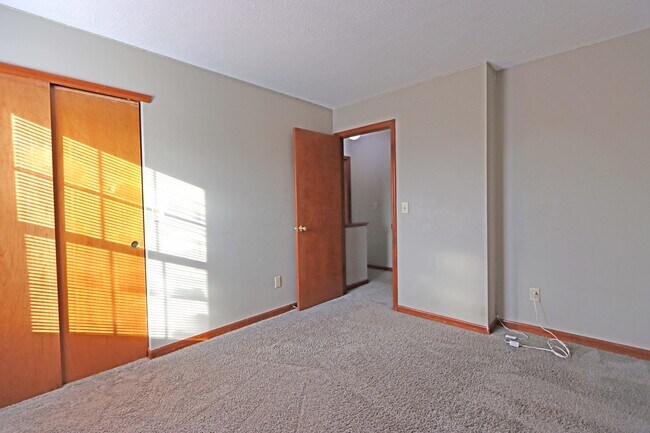 Building Photo - 4862 Roger Allen Ct