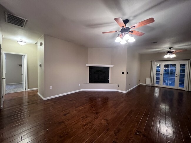 Building Photo - 457 Morales Ct