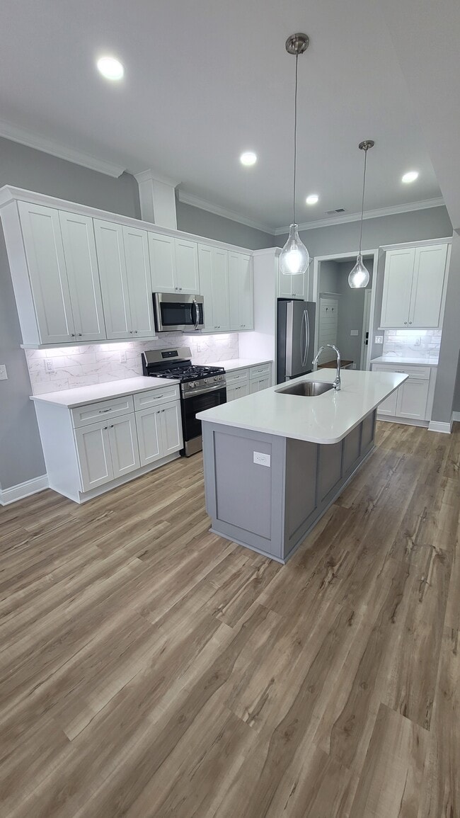 Building Photo - 1031 Wessex Dr