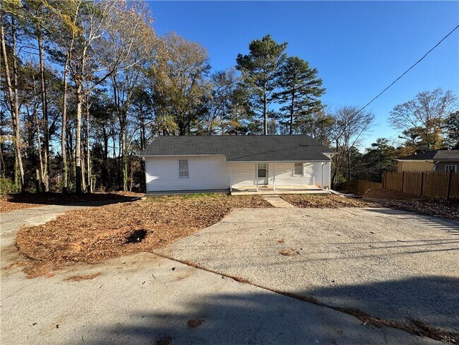 Building Photo - 3599 Ridge Rd SE