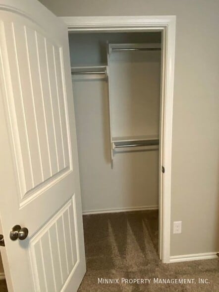 Building Photo - 1217 E 89th St