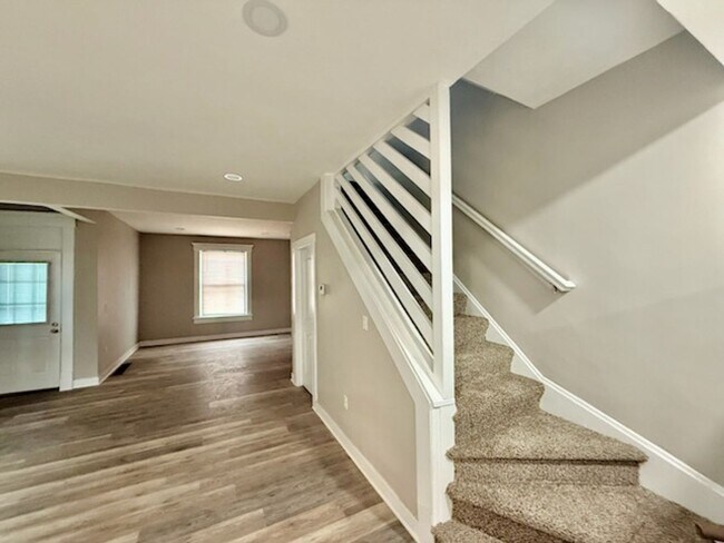 Building Photo - 367 E Morrill Ave