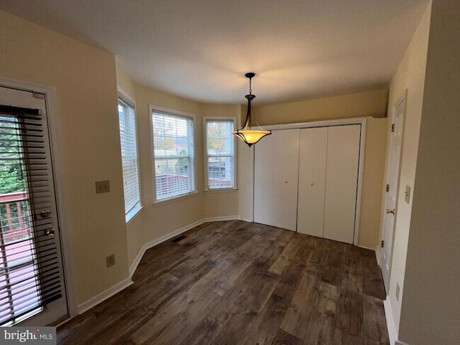 Building Photo - 401 Donelson Loop