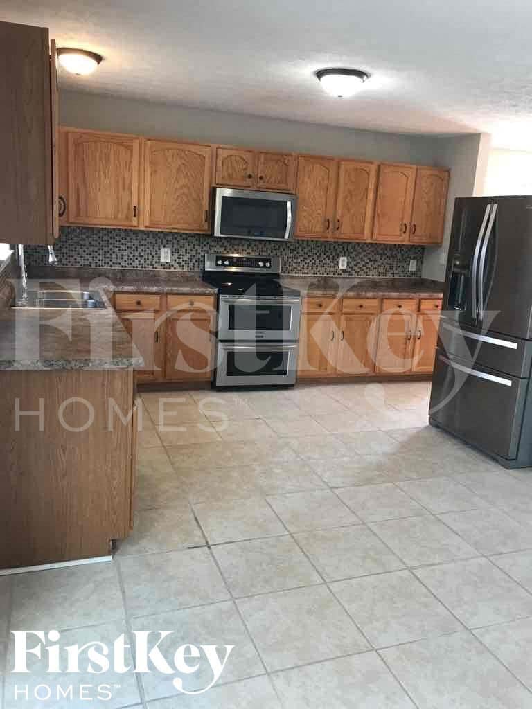 Building Photo - 1293 River Ridge Dr