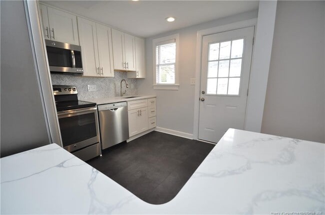 Building Photo - 1008 Nichols Dr