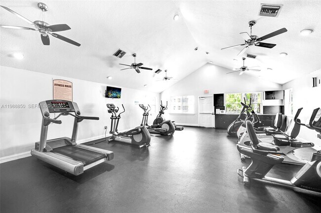 Building Photo - 8343 Lake Dr