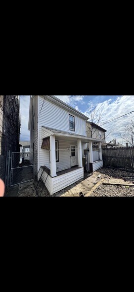 Building Photo - 1534 1st Ave