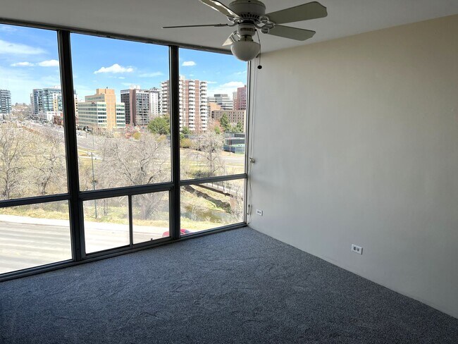 Building Photo - Corner Condo with Stunning Views in Cherry...