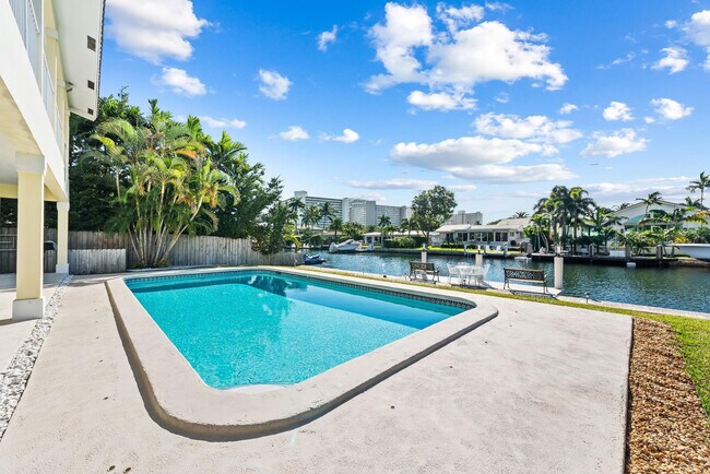 Building Photo - 2612 Marion Dr