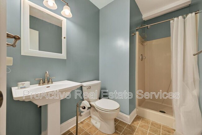 Building Photo - 5025 Halwell Dr