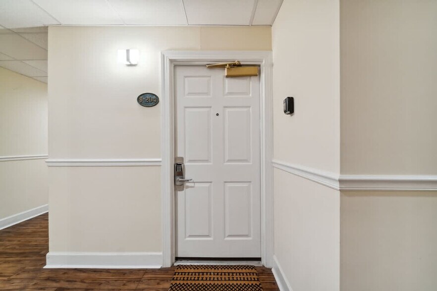 Building Photo - 10343 E County Hwy 30A