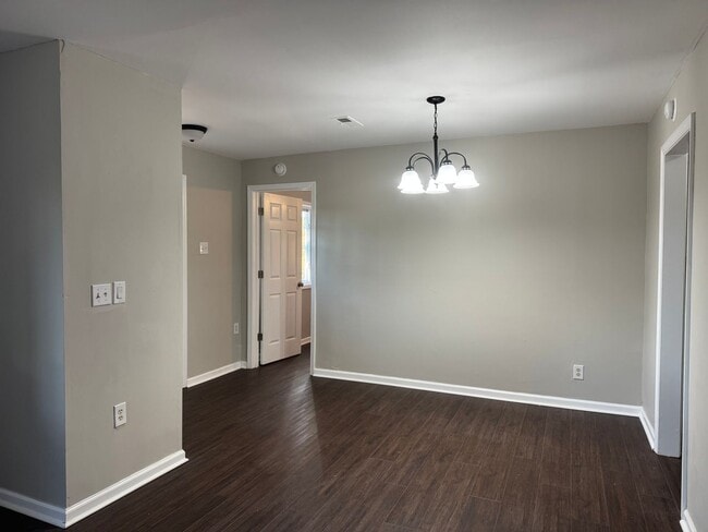 Building Photo - Cozy rural home