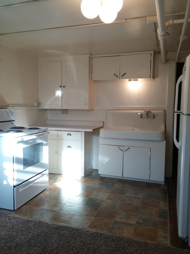 Interior Photo - WOO200