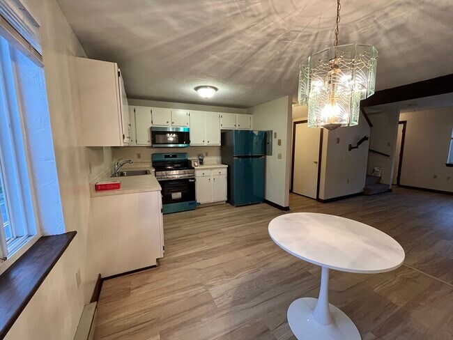 Building Photo - 53 Fairfield Park