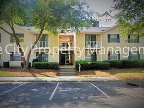 Building Photo - 5661 Hornaday Rd
