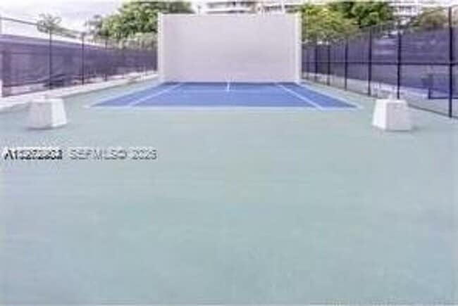 Building Photo - 600 NE 36th St