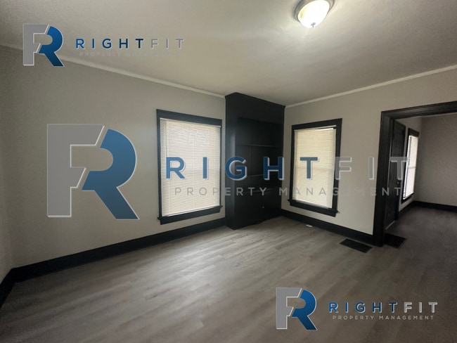 Building Photo - Charming Home in Dayton