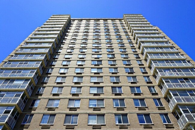 Building Photo - 118-17 Union Tpke