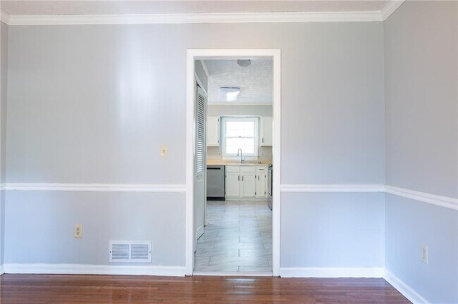 Building Photo - 7766 Hampton Cove