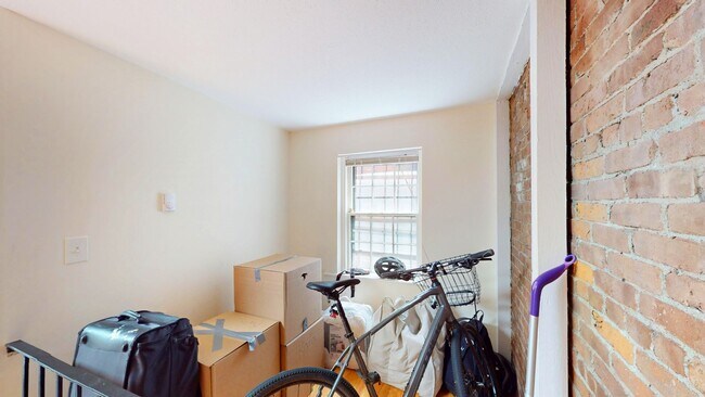 Building Photo - 281 Marlborough St