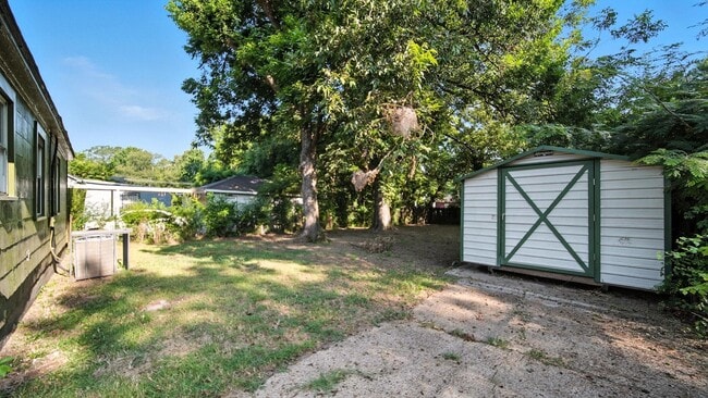 Building Photo - 3236 Allison Ave