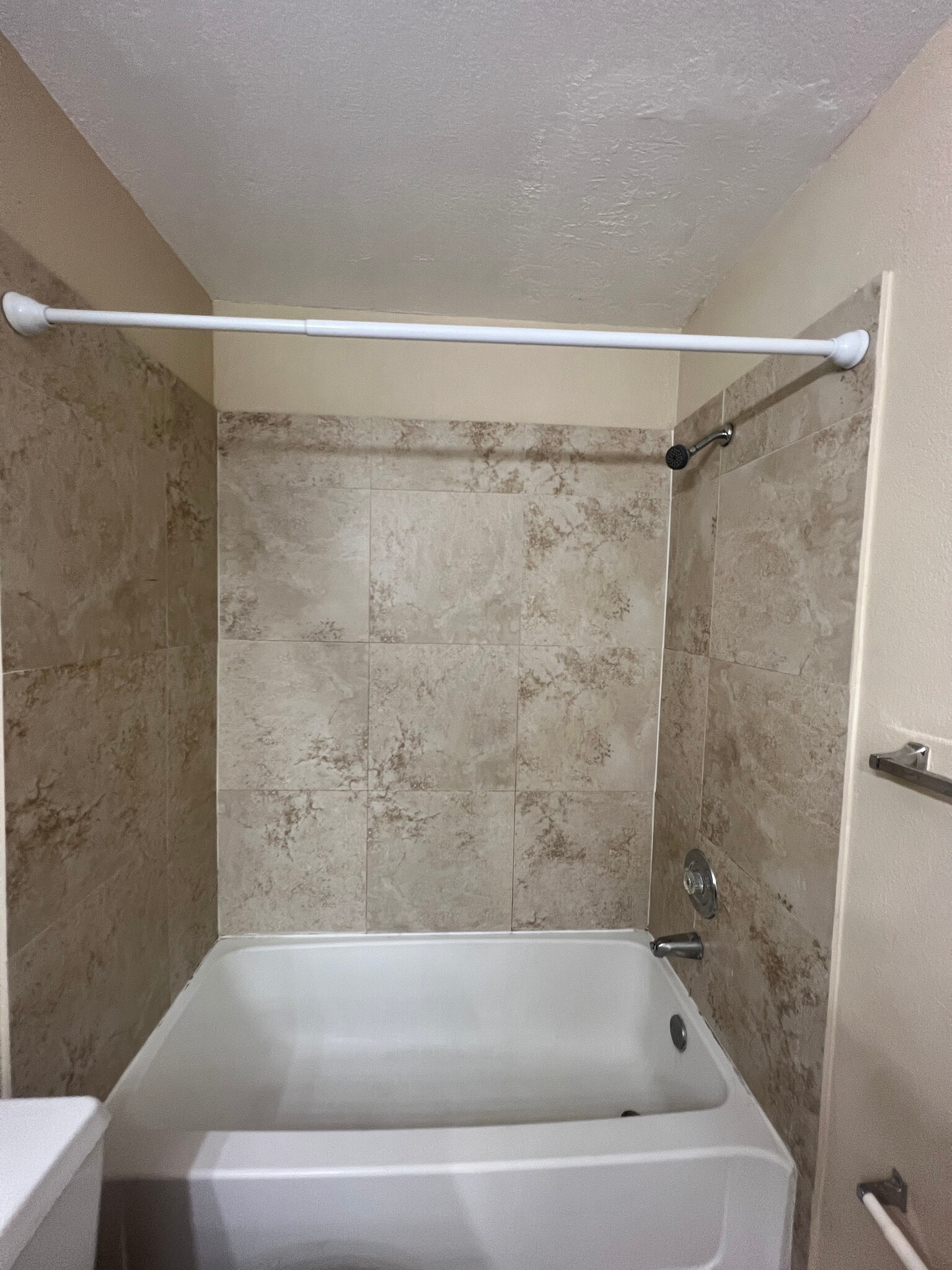 Building Photo - 3370 Pinewalk Dr N