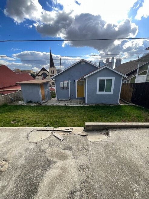 Building Photo - 723 Alpine St