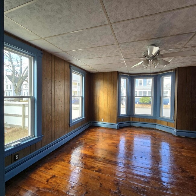 Building Photo - 13 Forest St