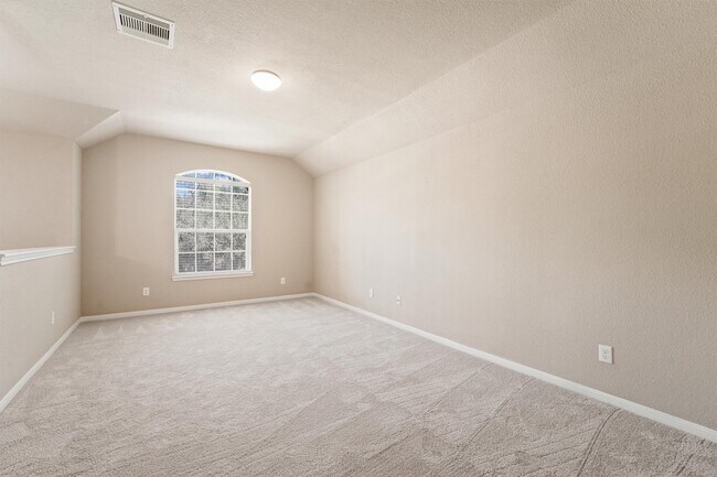 Building Photo - 115 Black Swan Pl