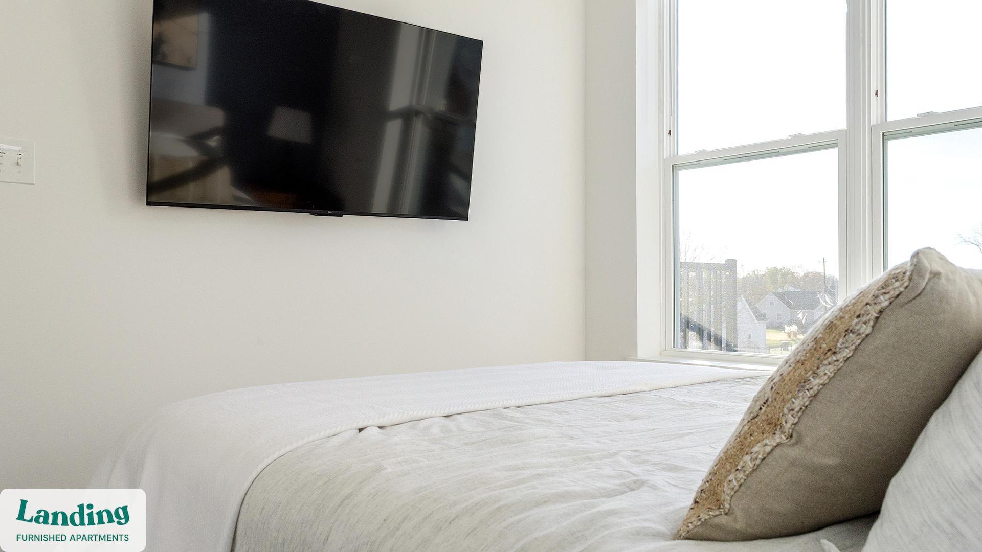 Building Photo - 650 N Main St