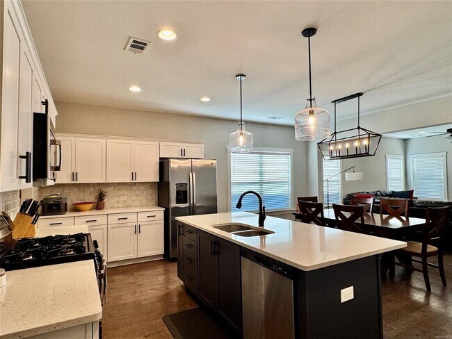 Building Photo - 275 Hedgefield Dr