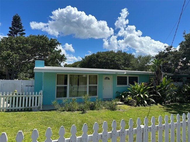 Building Photo - 603 Oakwood Ave
