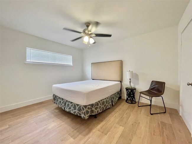 Building Photo - 614 Kipling St